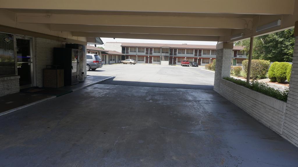 Budget Inn Malvern Экстерьер фото